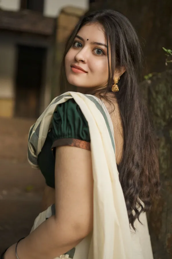 Forest Green Blouse & Kerala Saree: Gopika Keerthy Masterclass