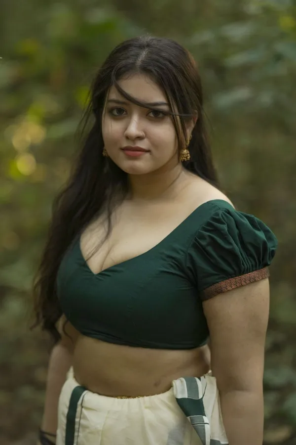 Bold & Beautiful: Gopika Keerthy Hot Saree Photoshoot