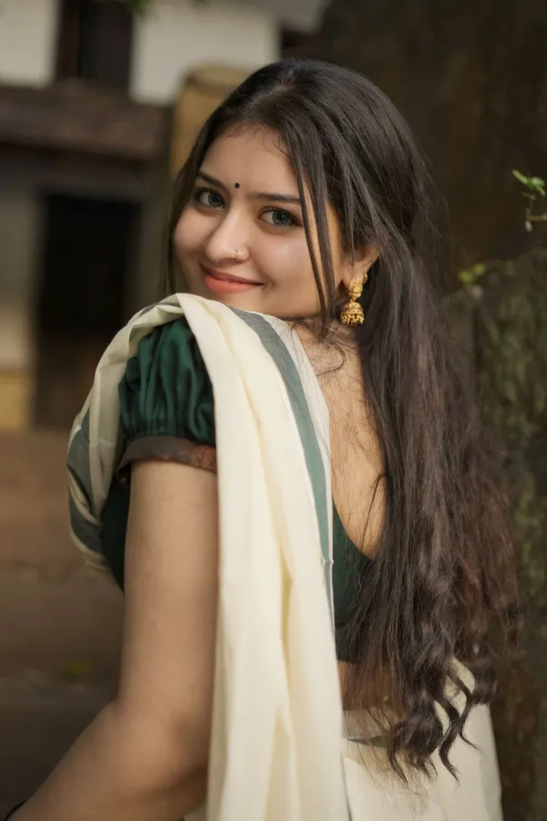 Terracotta Lips & Temple Jewelry: Gopika Keerthy in Ethnic Look