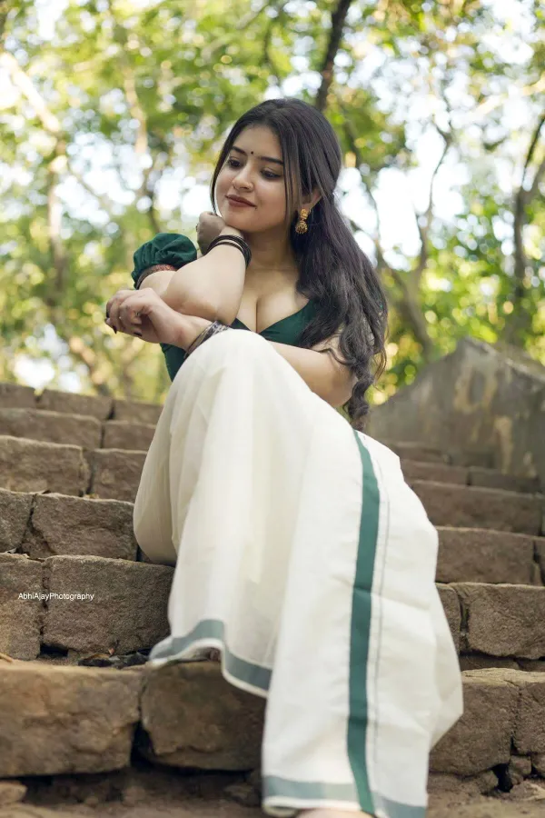 The Ultimate Kerala Saree Look by Influencer Gopika Keerthy