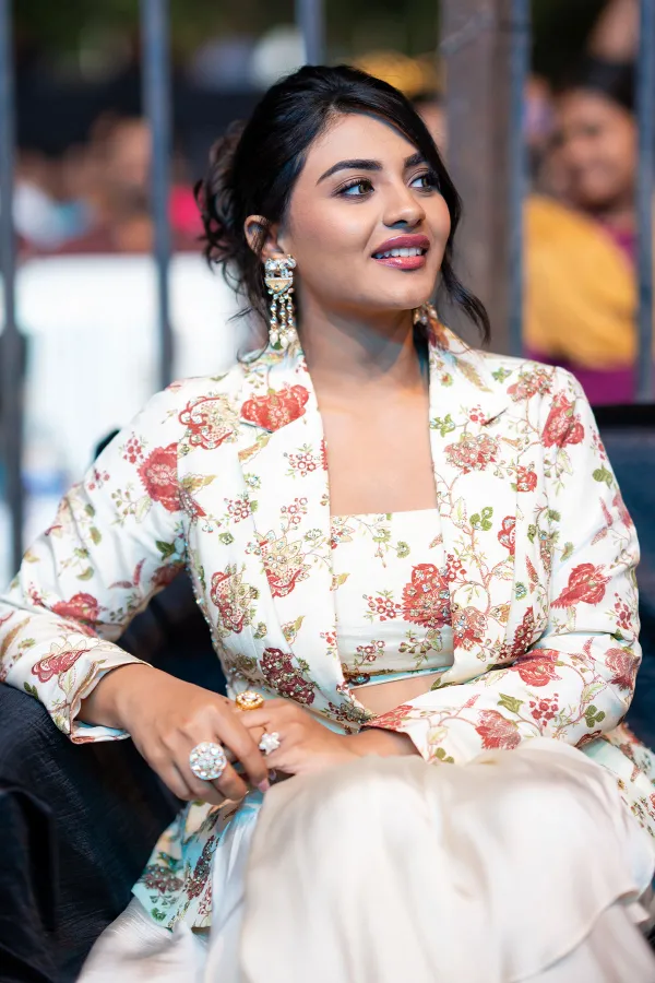 Nayan Sarika Emerges as Tollywood New Style Icon | Rakasa