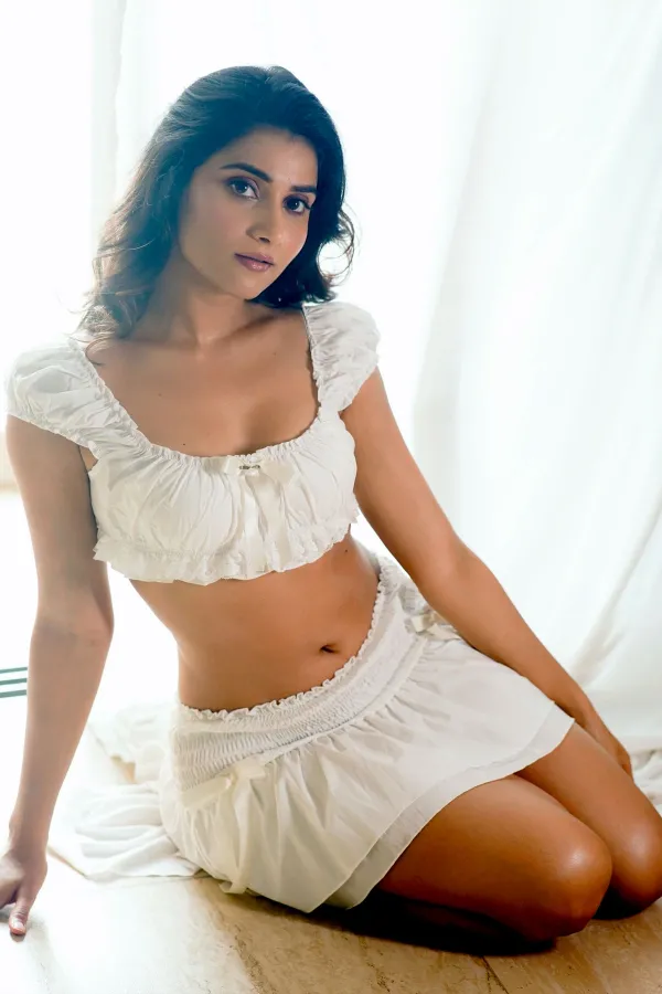 Prisha Singh hot Latest Photoshoot: A Masterclass in Coquette Style
