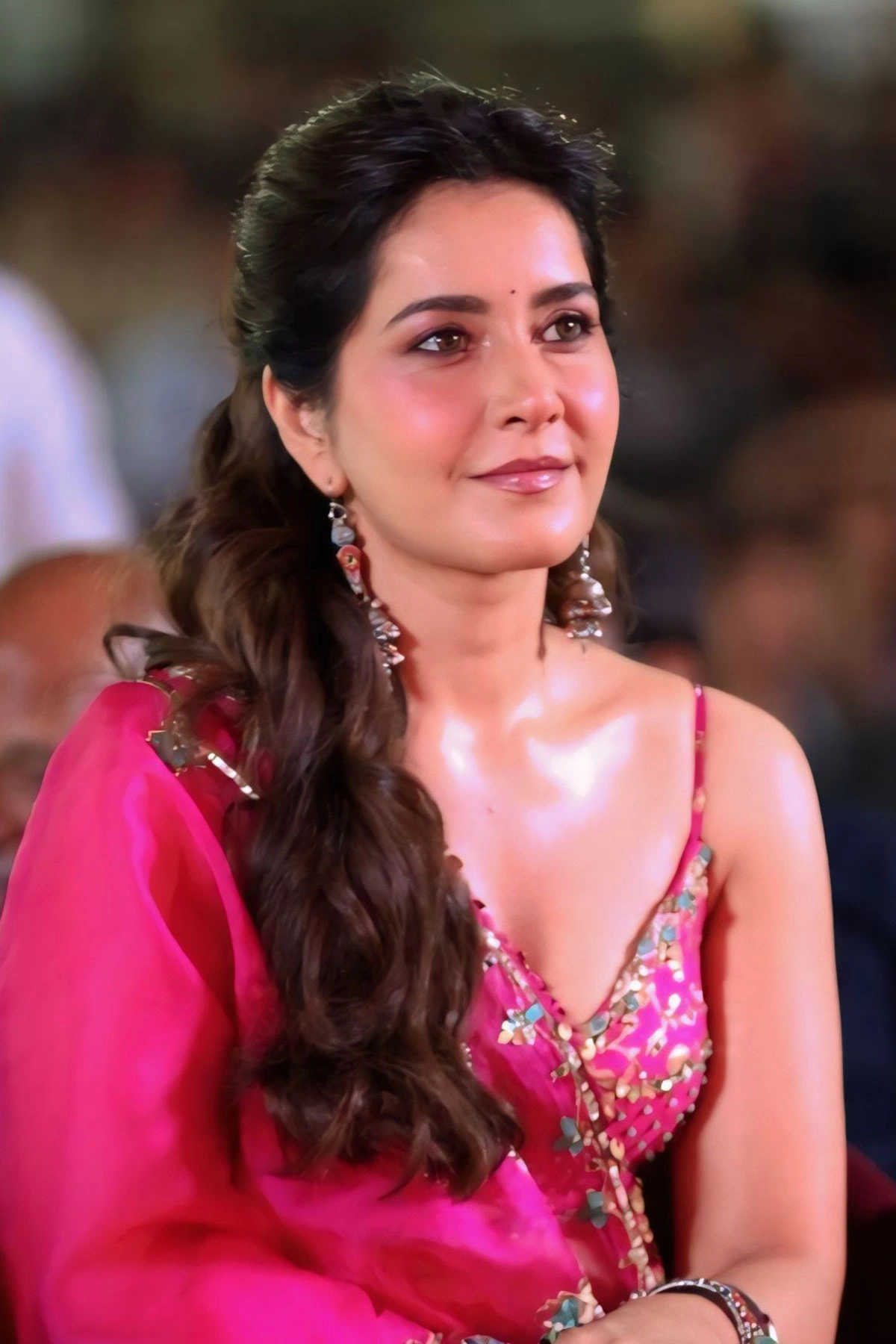 Must-See: Raashii Khanna in Embellished Pink Lehenga Stills