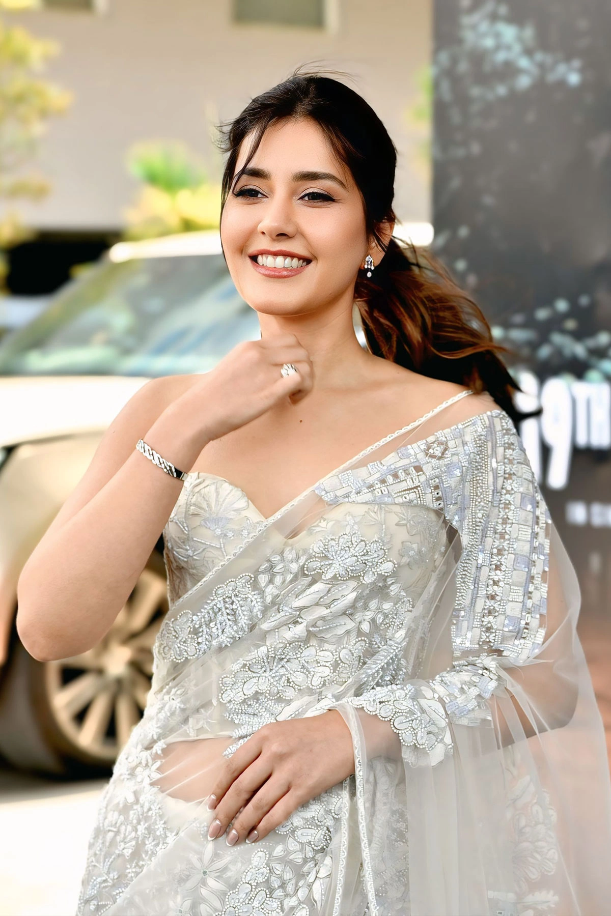 Ustaad Bhagat Singh Release: Raashi Khanna in White Saree Stills