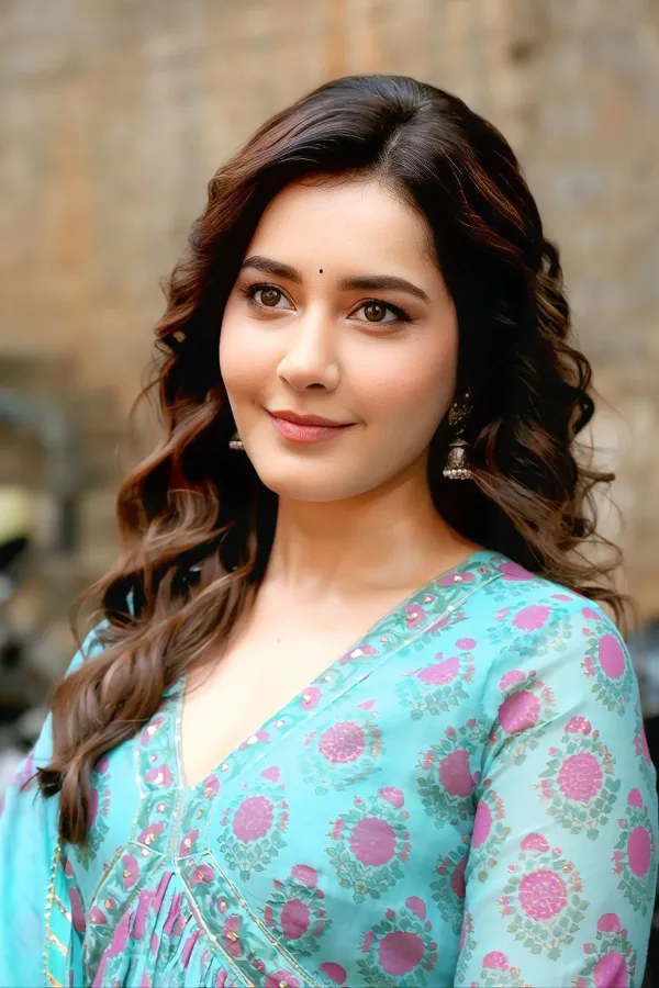 Ustaad Bhagat Singh Interview: Raashi Khanna in Ridhiiee Suuri Anarkali