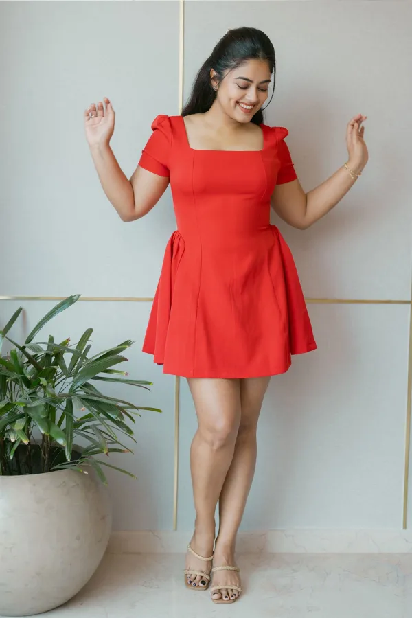 Siddhi Idnani hot in Square Neck Red mini Dress