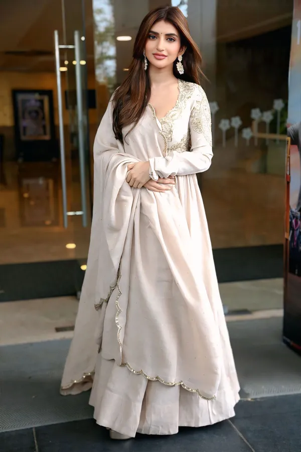 Sreeleela V-Neck Embroidered Anarkali Look | Ustaad Bhagat Singh