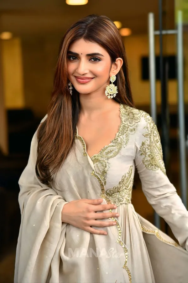 HQ Stills: Sreeleela Dazzles in Pearl White Chanderi Anarkali