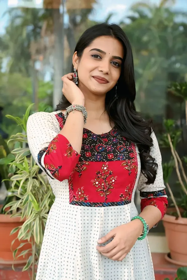 Sri Gouri Priya Celebrates Kalamkari Traditions at Happy Raj Event