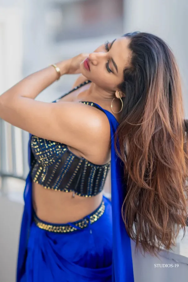 Get the Look: Vishnu Priya Bhimeneni in Gold Mirror-Work Corset