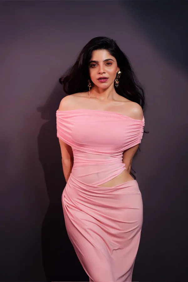 Breathtaking! Divyabharathi's Wind-Kissed Hair in Cinematic Shoot