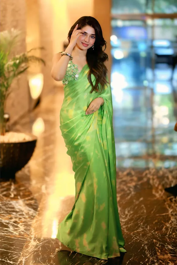 Viral Photos: Krithi Shetty in Spectacular Green Saree Fashion